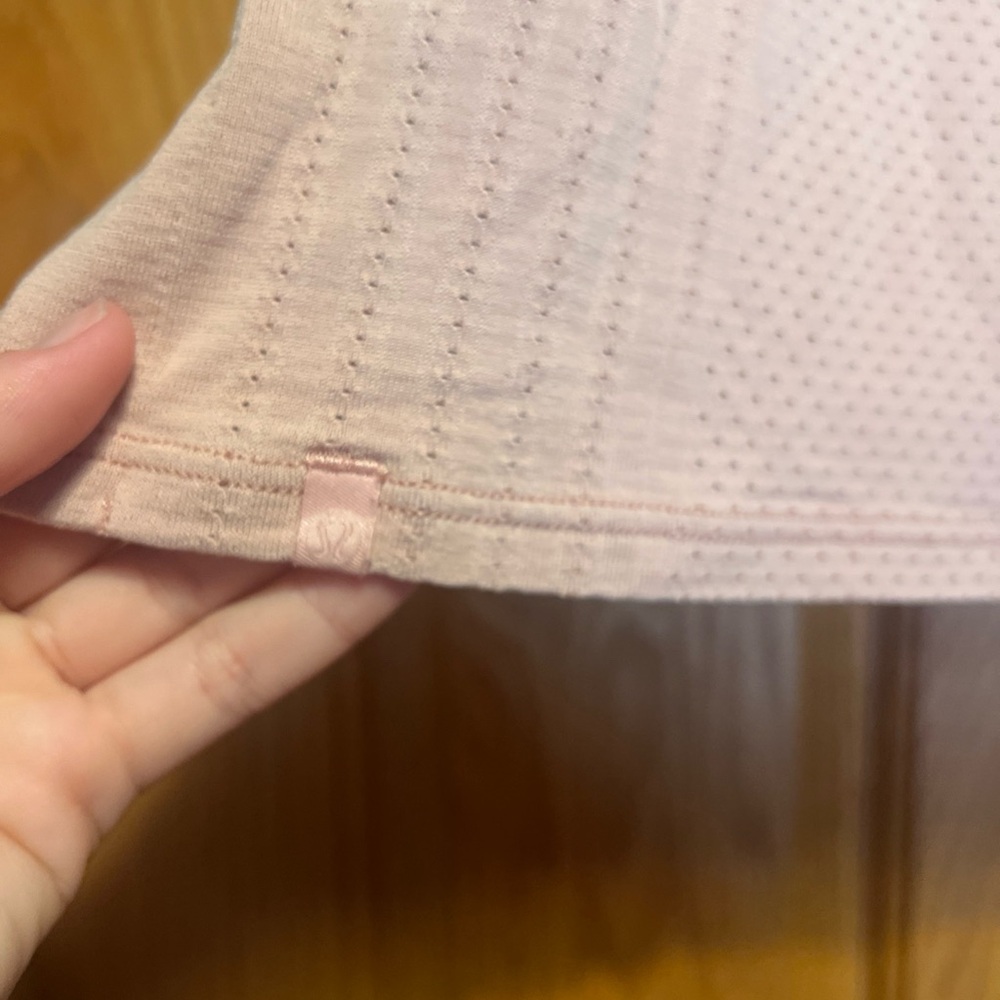 Lululemon Women Pink Muscle Tank Sleeveless Mesh Perforated Top 6/8? - Picture 3 of 3